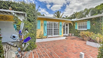 House (2 Bedrooms) | Front of property
