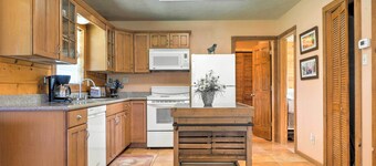 On Farm: Rustic Carmine Log Cabin w/ Porch!