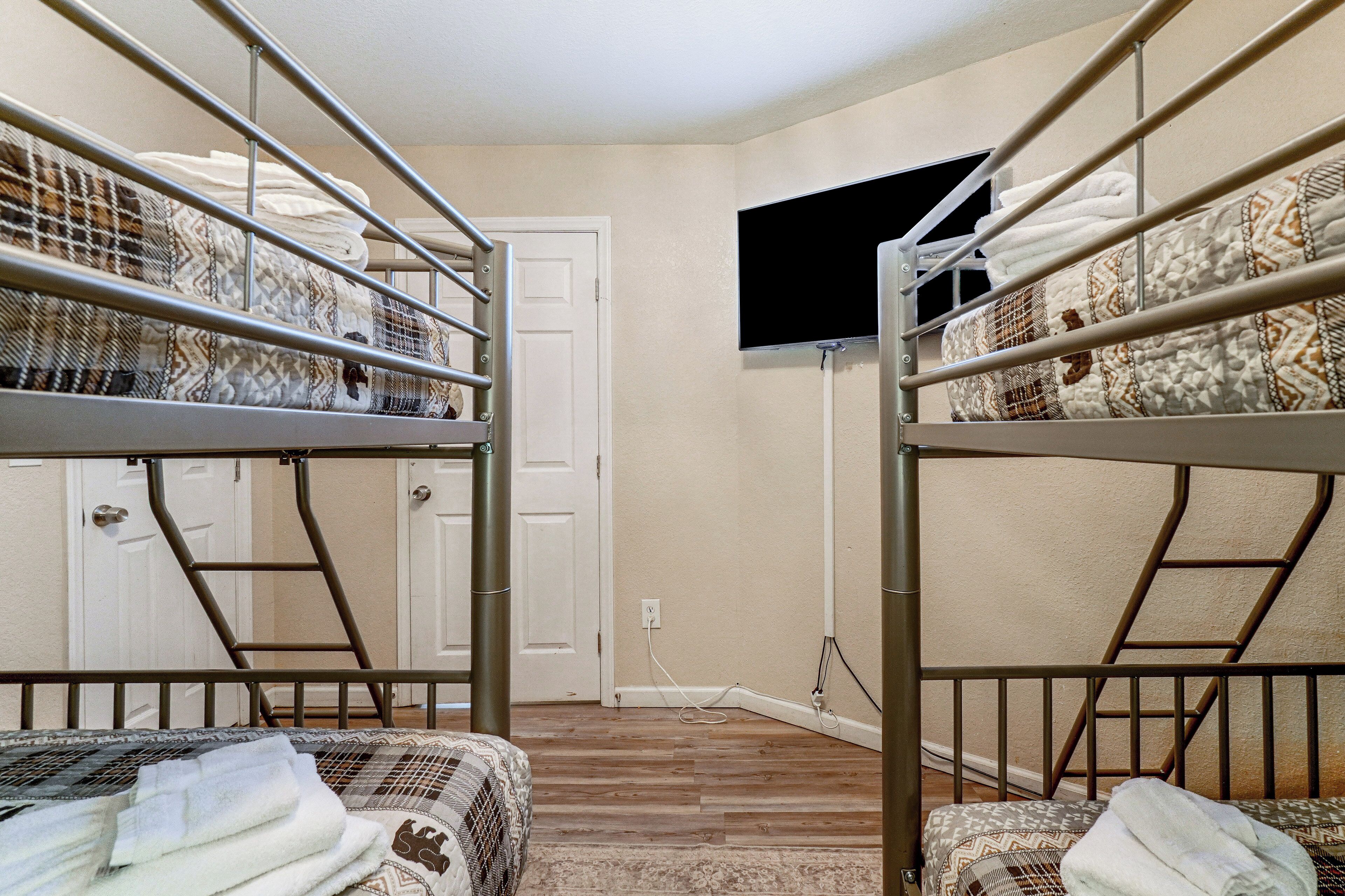 House (Multiple Bedrooms) | Interior