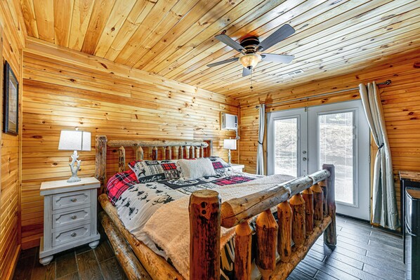 House (Multiple Bedrooms) | Interior - ~ 1 Mi to Dollywood: Family Home w/ Pool & Hot Tub (Pigeon Forge)