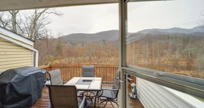 Lookout Deck + Mtn Views: Banner Elk Condo!