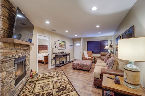 Lookout Deck + Mtn Views: Banner Elk Condo!