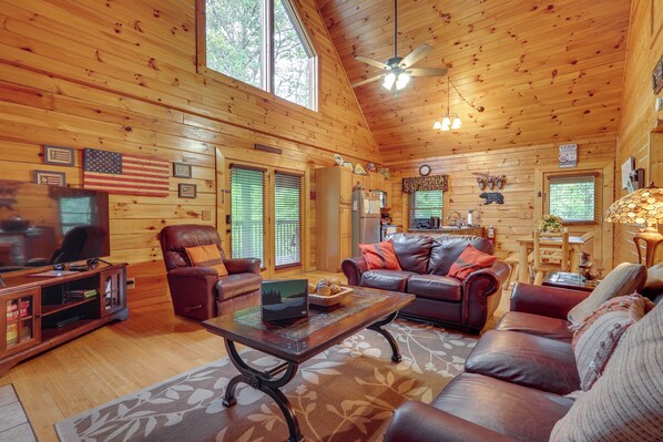 House (2 Bedrooms) | Interior - The Dreamer's Nest Sevierville Cabin w/ Hot Tub! (Sevierville)