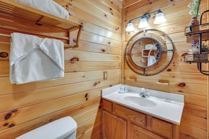 House (2 Bedrooms) | Interior - The Dreamer's Nest Sevierville Cabin w/ Hot Tub! (Sevierville)