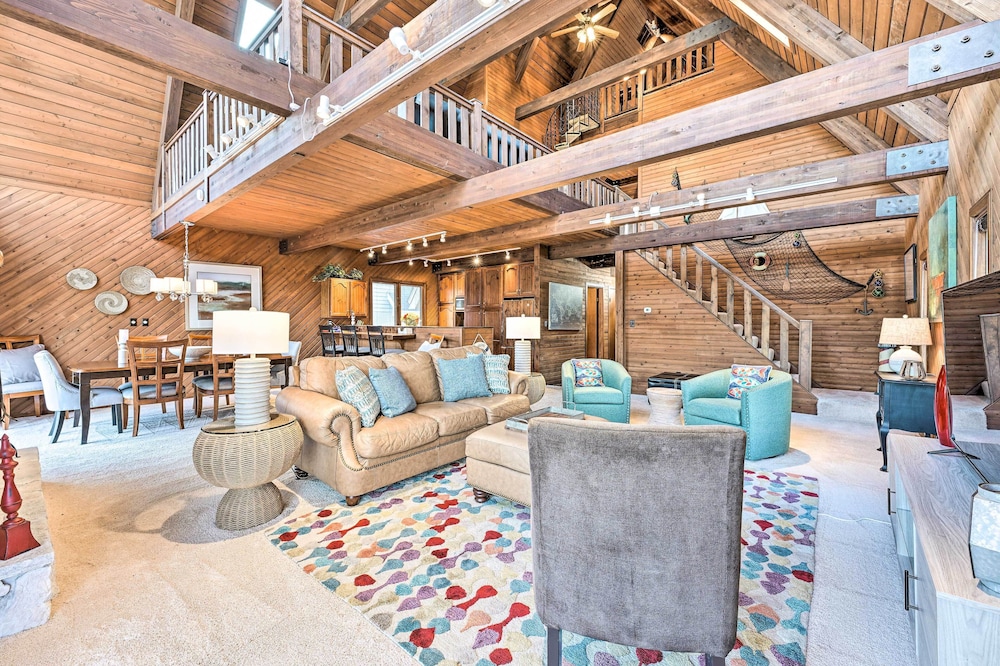 Spacious Syracuse Getaway w/ Waterfront Deck!