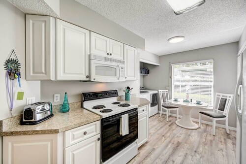 Bonita Springs Condo w/ Community Pool!