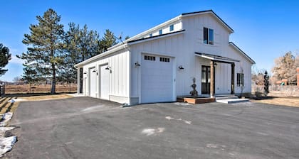 Modern Farmhouse w/ Patio, Grill & Mtn Views!