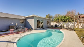 House (3 Bedrooms) | Front of property