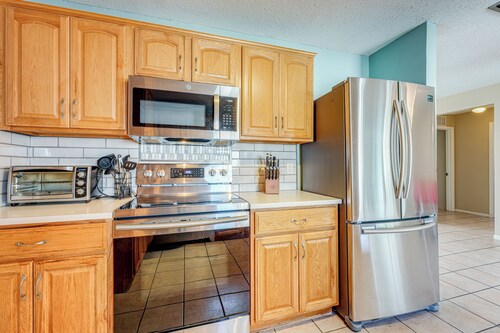 3 Mi to Botanical Gardens: Sun-kissed Largo Escape