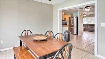 House (3 Bedrooms) | Interior