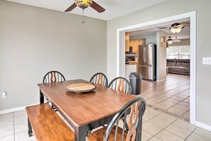 House (3 Bedrooms) | Interior