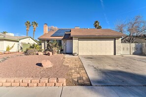 House (4 Bedrooms) | Interior - Beautiful Home w/ Pool Near Las Vegas Strip! (Las Vegas)