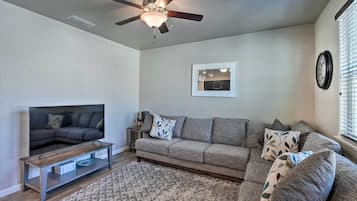 Apartment (2 Bedrooms) | Front of property