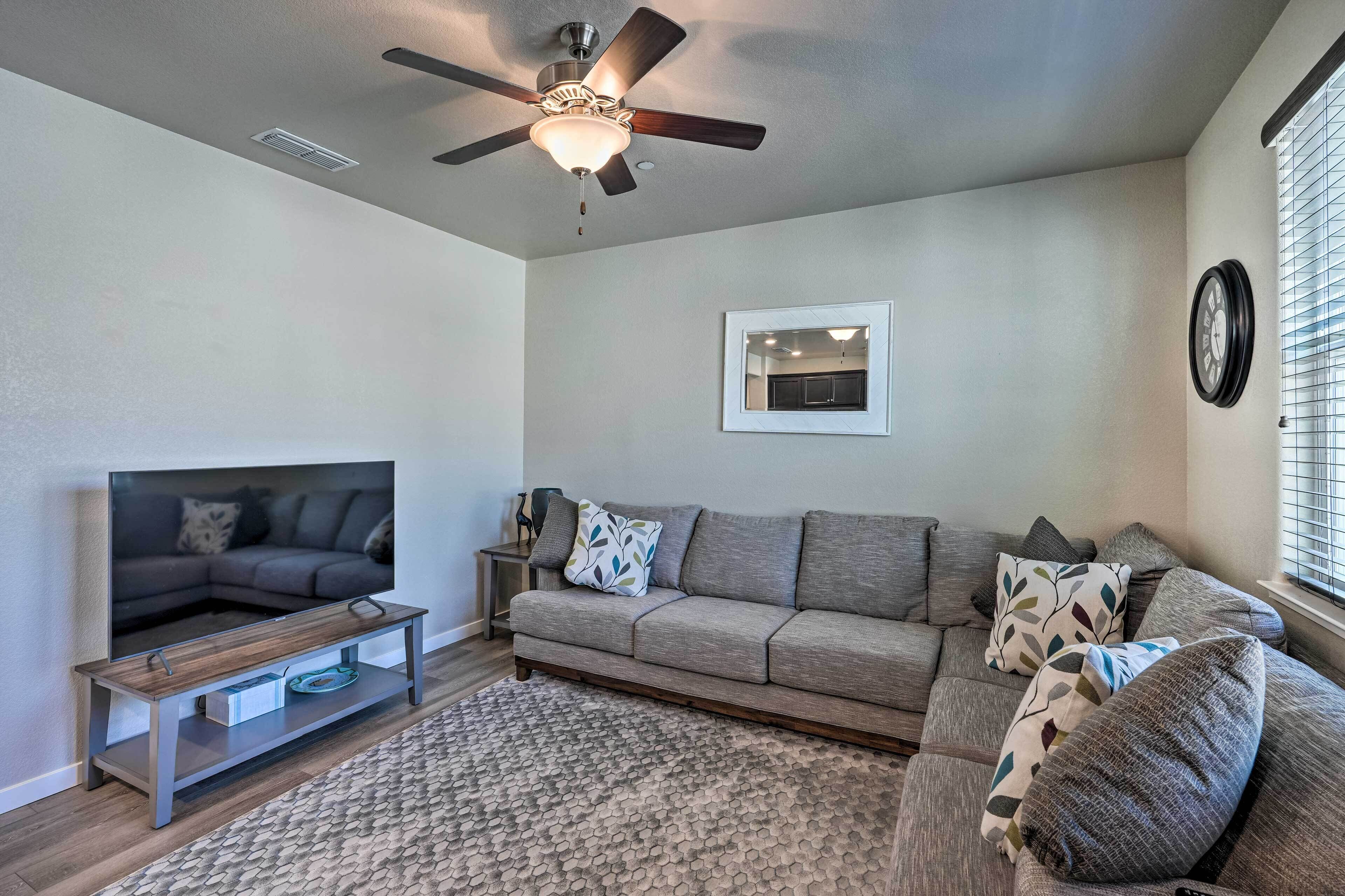 Pet-friendly Elk Grove Retreat w/ Shared Pool