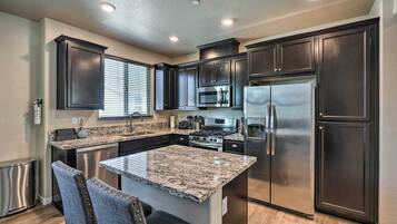 Apartment (2 Bedrooms) | Front of property