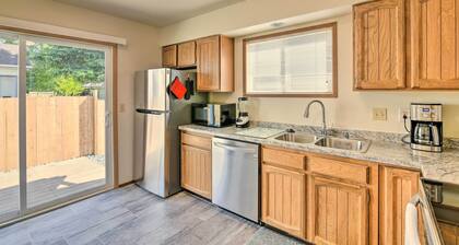 Modern Anchorage Townhome: 8 Mi to Downtown!