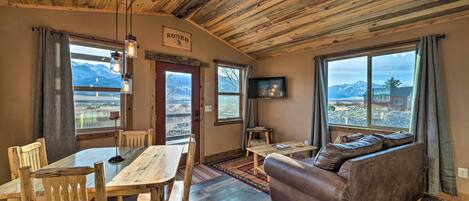 House (1 Bedroom) | Living area | TV, books