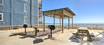 North Topsail Oceanfront Condo w/ Balcony!