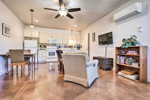 Apartment (1 Bedroom) | Interior