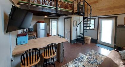 Rustic Hendersonville Farm Studio w/ Private Deck