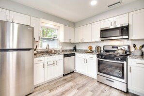 Cottage (3 Bedrooms) | Interior - Dtwn Winter Garden Home: 12 Mi to Disney! (Winter Garden)