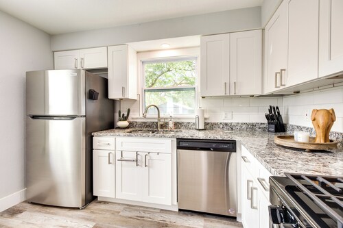 Dtwn Winter Garden Home: 12 Mi to Disney!