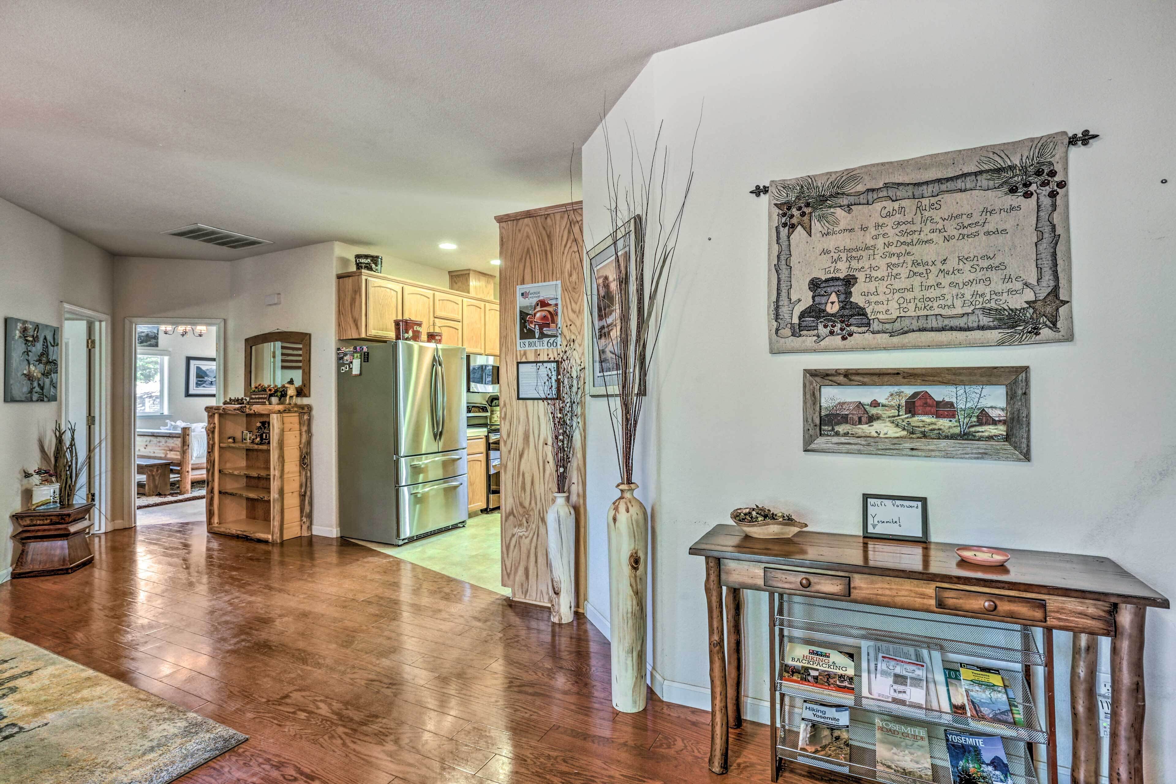 Peaceful + Private Mariposa Cabin on 2 Acres!