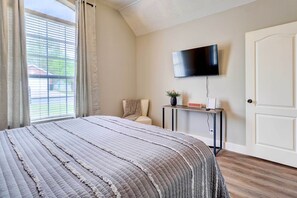 House (2 Bedrooms)