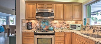 Vibrant Home w/ Outdoor Oasis ~ 1 Mi to Beach!