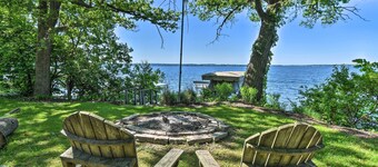 Pet-friendly Family Home Situated on Green Lake!