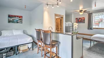 Apartment (0 Bedroom) | Interior