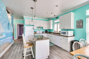 شقة (4 Bedrooms) | المنشأة من الداخل