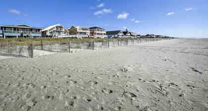Holden Beach Family Abode - Steps to Ocean!
