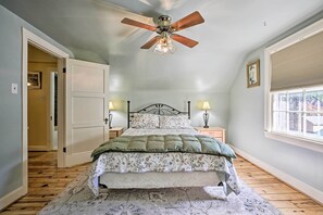 Interior - Lexington Getaway w/ Backyard Deck < 2 Mi to UK! (Lexington)