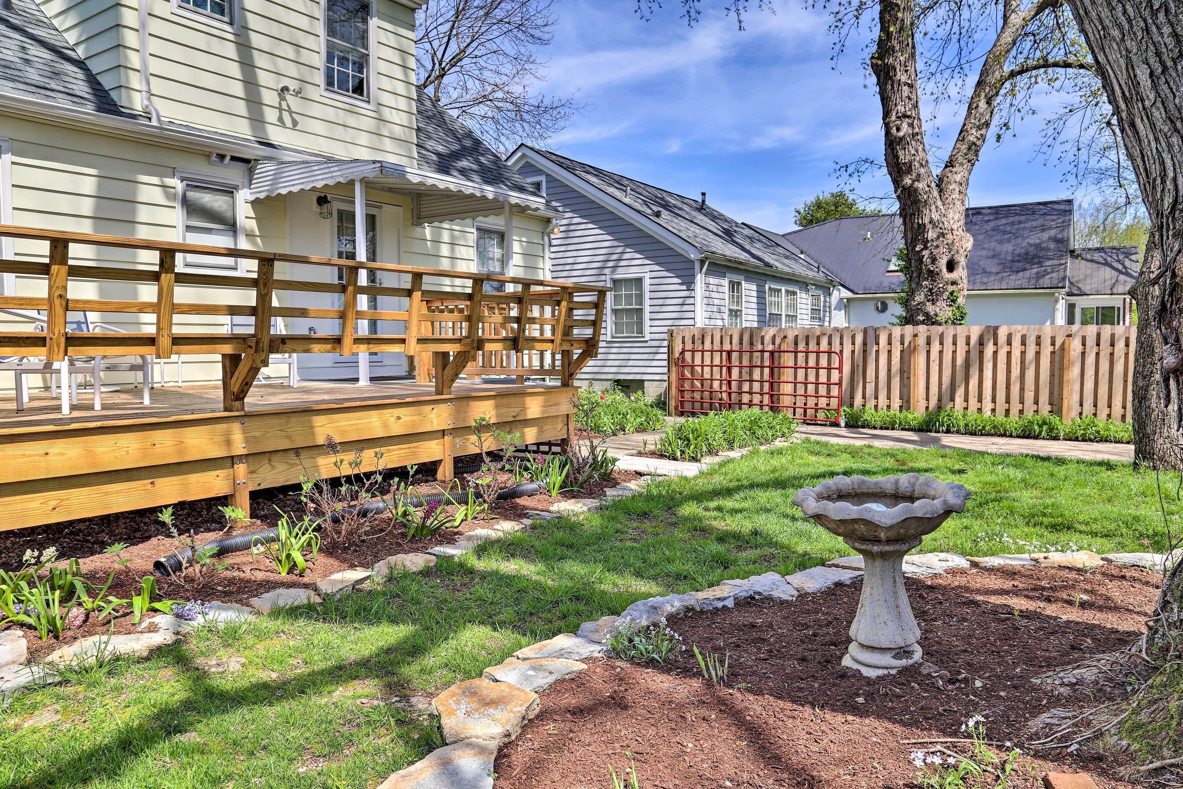Lexington Getaway w/ Backyard Deck < 2 Mi to UK!