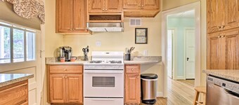 Lexington Getaway w/ Backyard Deck < 2 Mi to UK!