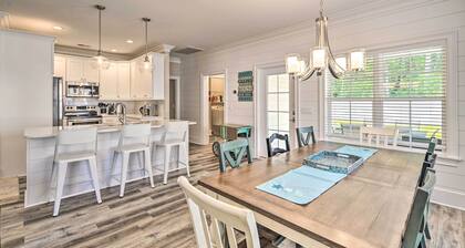 Charming Pawleys Island Home ~ 4 Mi to Beach!