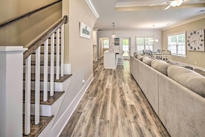 House (3 Bedrooms) | Interior - Charming Pawleys Island Home ~ 4 Mi to Beach! (Pawleys Island)