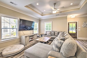 House (3 Bedrooms) | Interior - Charming Pawleys Island Home ~ 4 Mi to Beach! (Pawleys Island)