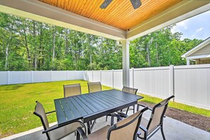 House (3 Bedrooms) | Interior - Charming Pawleys Island Home ~ 4 Mi to Beach! (Pawleys Island)