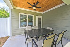 House (3 Bedrooms) | Interior - Charming Pawleys Island Home ~ 4 Mi to Beach! (Pawleys Island)