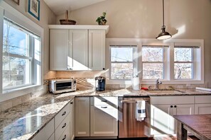 Apartment (1 Bedroom) | Private kitchen | Microwave, oven, stovetop, dishwasher