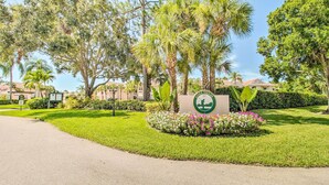 Apartment (2 Bedrooms) | Interior - Sunny Port St Lucie Condo: Golf, Swim & Unwind! (Port Saint Lucie)