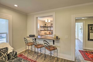 Apartment (3 Bedrooms) | Interior - Charming & Walkable Fairport Village Apartment! (Fairport)