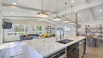 Rumah (4 Bedrooms) | Interior