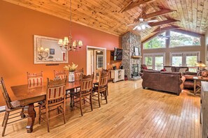 Interior - Rustic Red Cabin w/ Deck in Maggie Valley Club! (Maggie Valley)