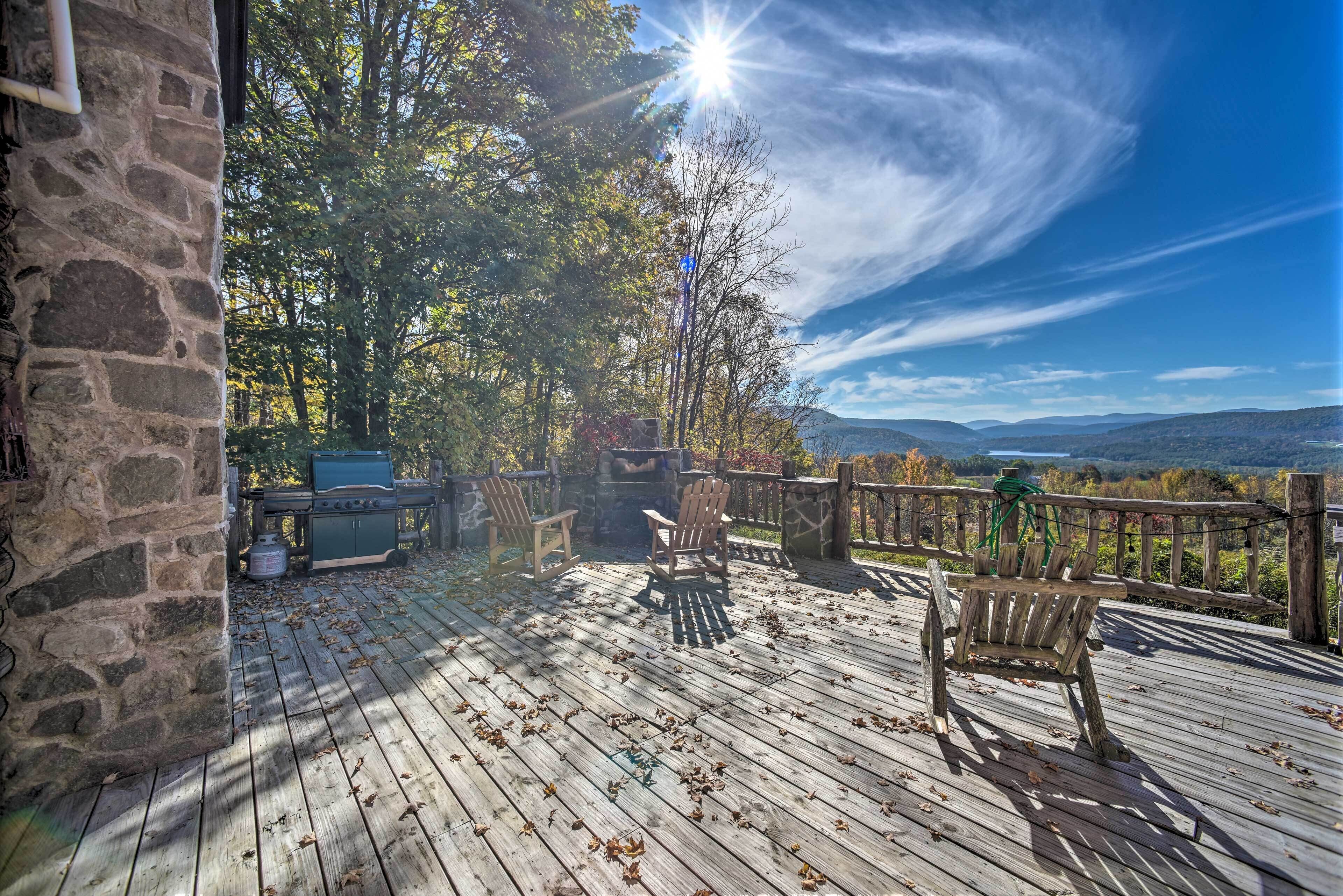 Full Private Home on 32-acres w/ Stellar Views!