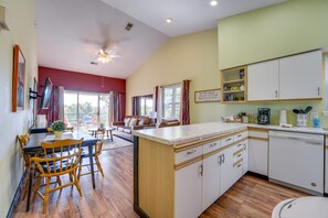 Apartment (2 Bedrooms) | Interior - Vibrant Holiday Hills Resort Condo w/ Balcony (Branson)