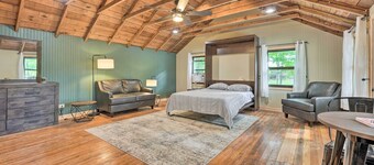 Cassopolis 'the Cabin' Retreat: Lake Access!