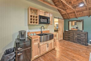 Apartment (0 Bedroom) | Interior - Cassopolis 'the Cabin' Retreat: Lake Access! (Cassopolis)